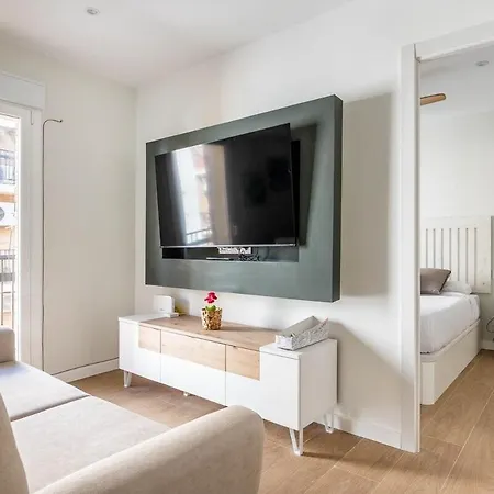 Bright Near Seville's Historic Center Appartement