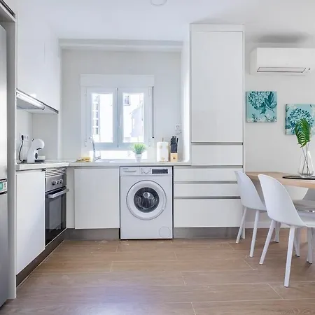 Bright Near Seville's Historic Center Appartement *